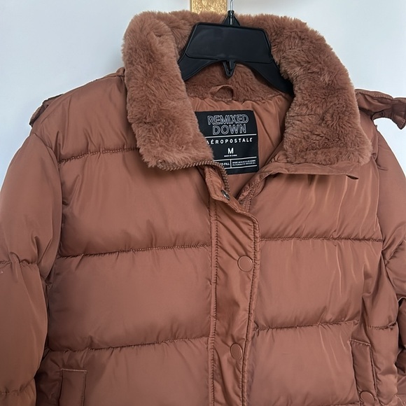 Aeropostale Heavy Weight Cropped Hooded Puffer Jacket Tan Color Size medium - Picture 2 of 11